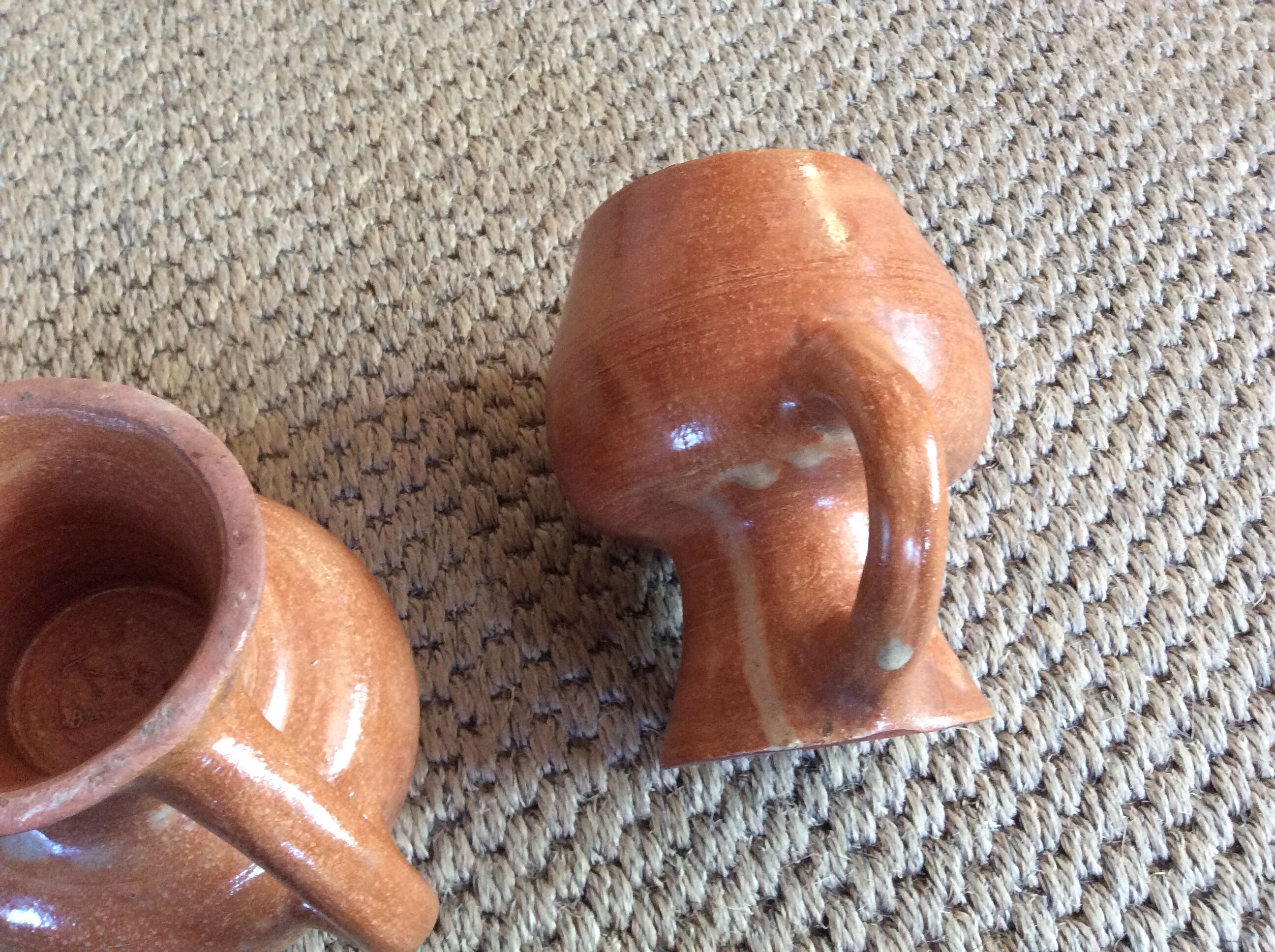 Series of 3 cups in sandstone