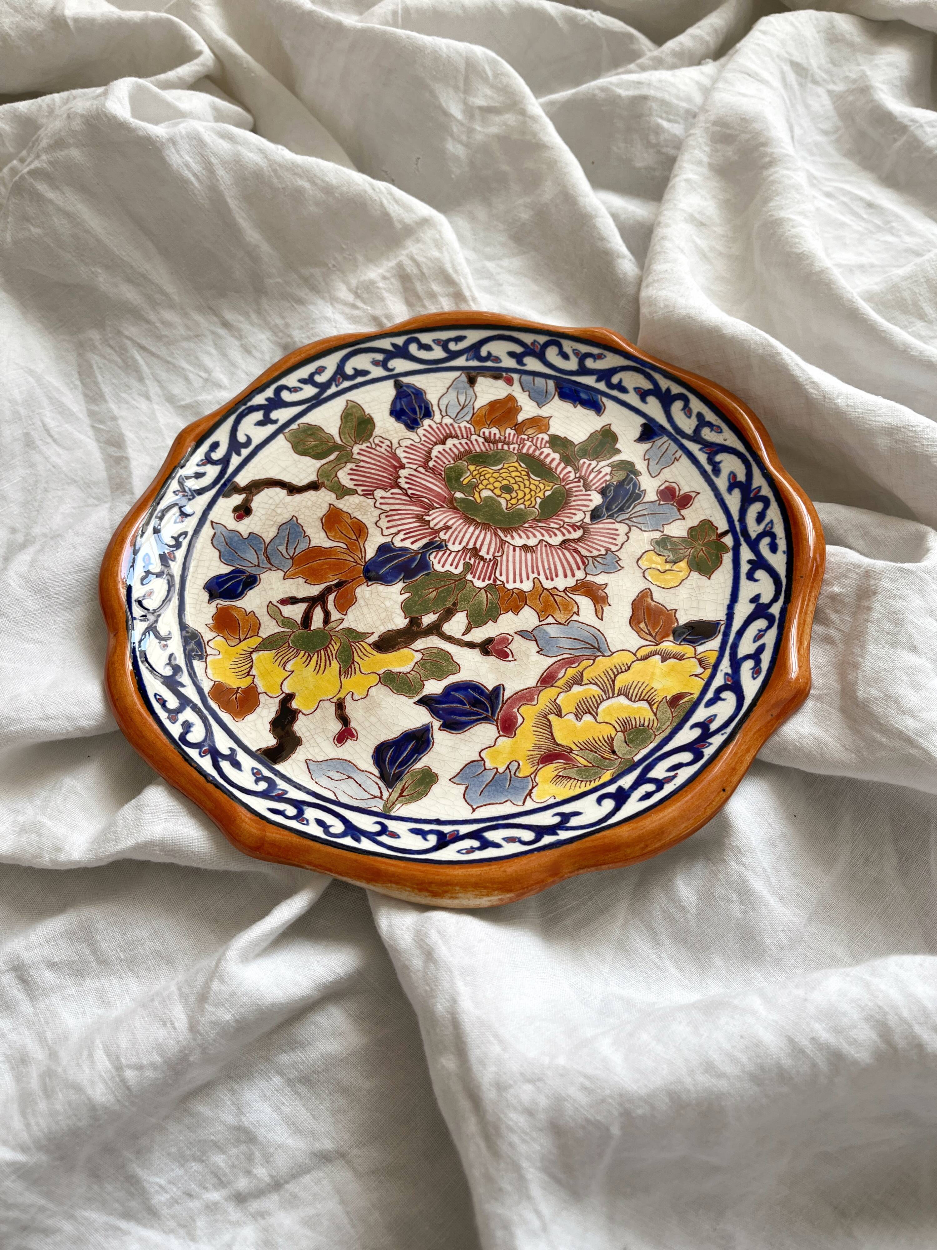 Gien earthenware plate with peony decoration