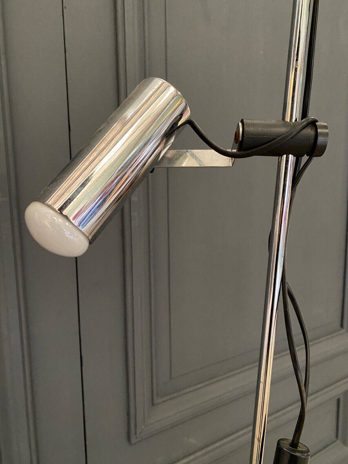 Lampadaire réglable en métal chromé sur pied noir 1970