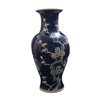 China vase balustre eggplant decorated with Prunus China 19th