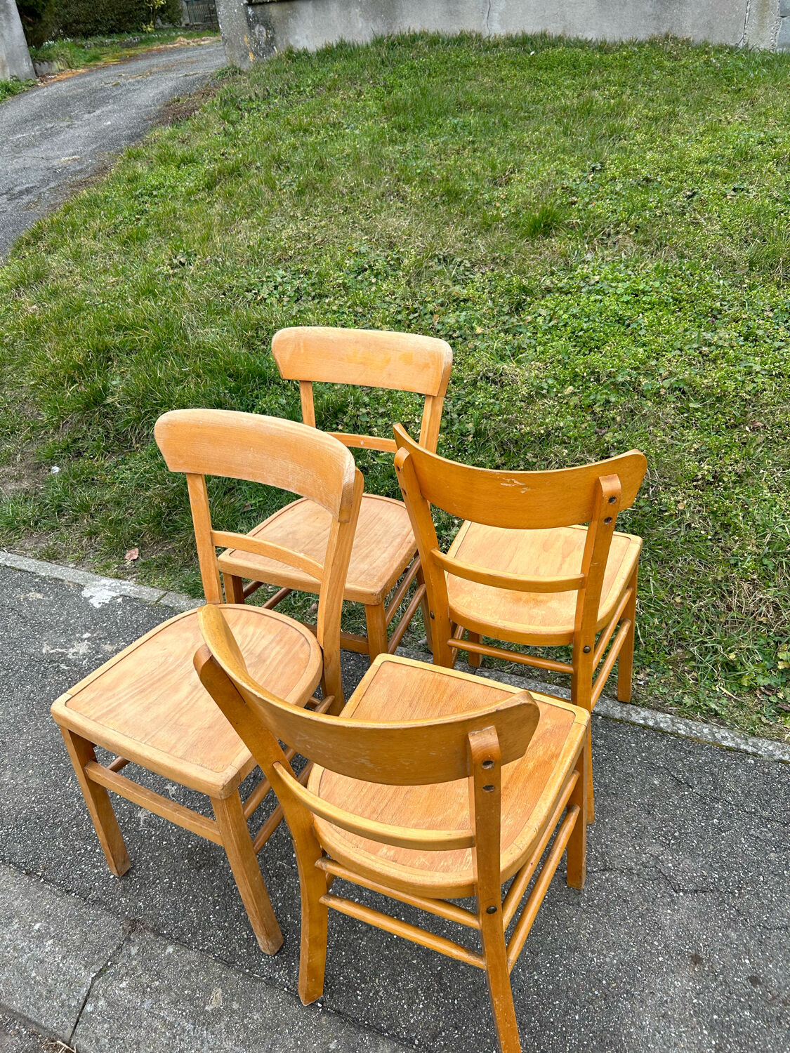Chaise de bistro vintage industriel