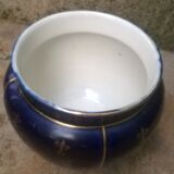 Cache pot in ancient faience