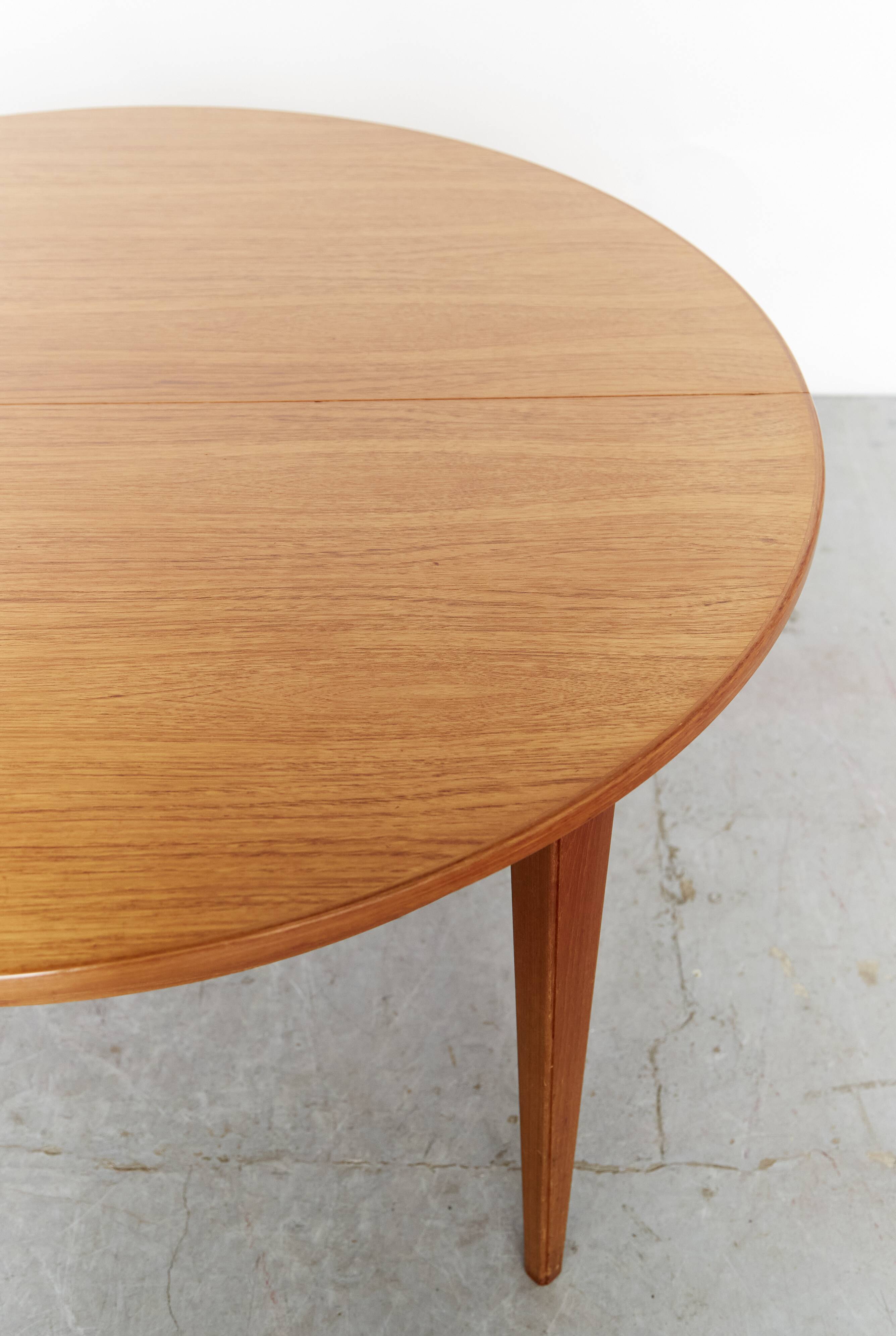 Table à manger en teck Gunni Oman n°55 pour Gunni Jun