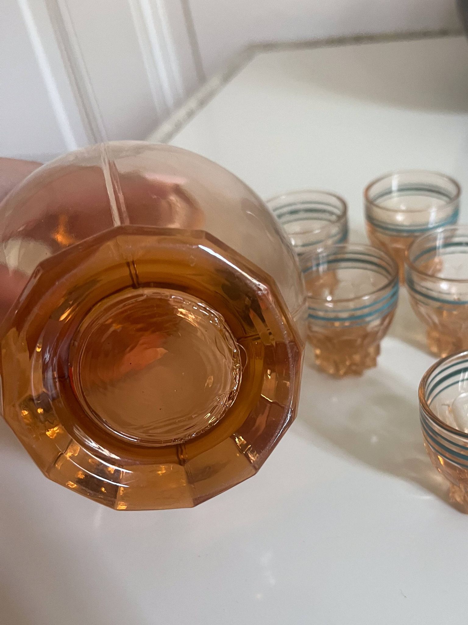 Service carafe and liqueur glass
