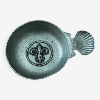 Pewter wine taster from the Paris fleur-de-lys manor shell handle