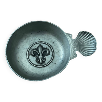 Pewter wine taster from the Paris fleur-de-lys manor shell handle