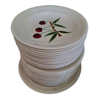 Set of 30 plates by Colette Gueden