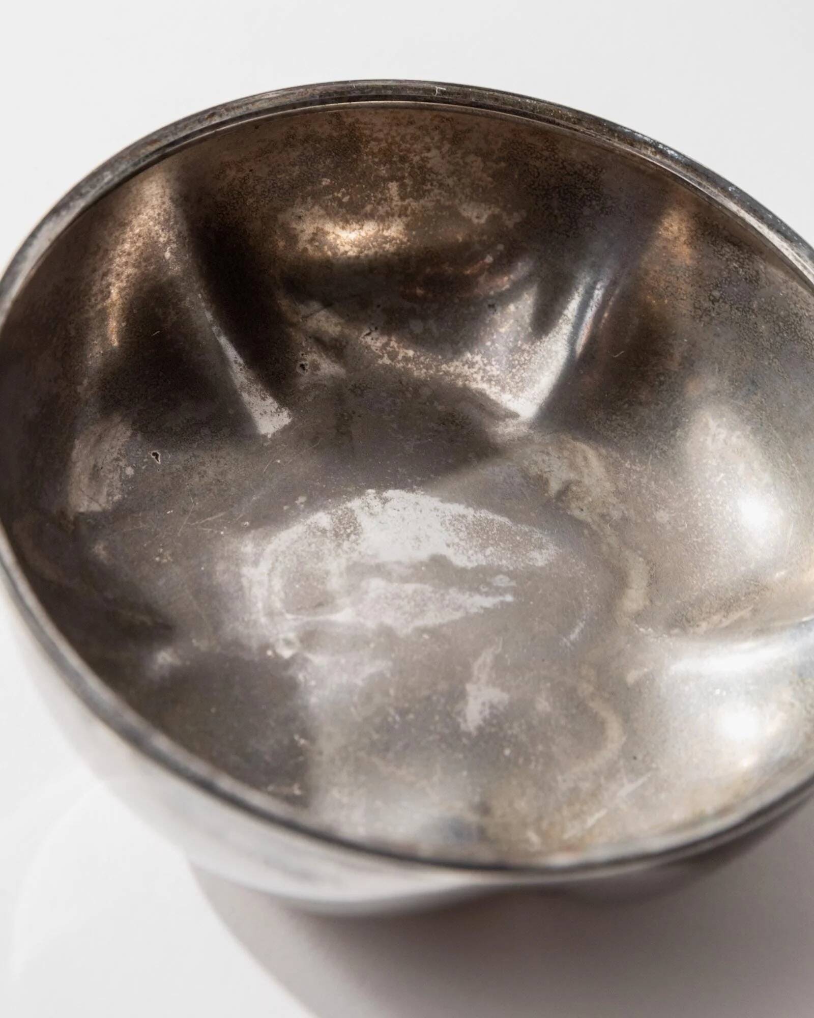 Vintage 1970s silver-plated pumpkin box with lid.