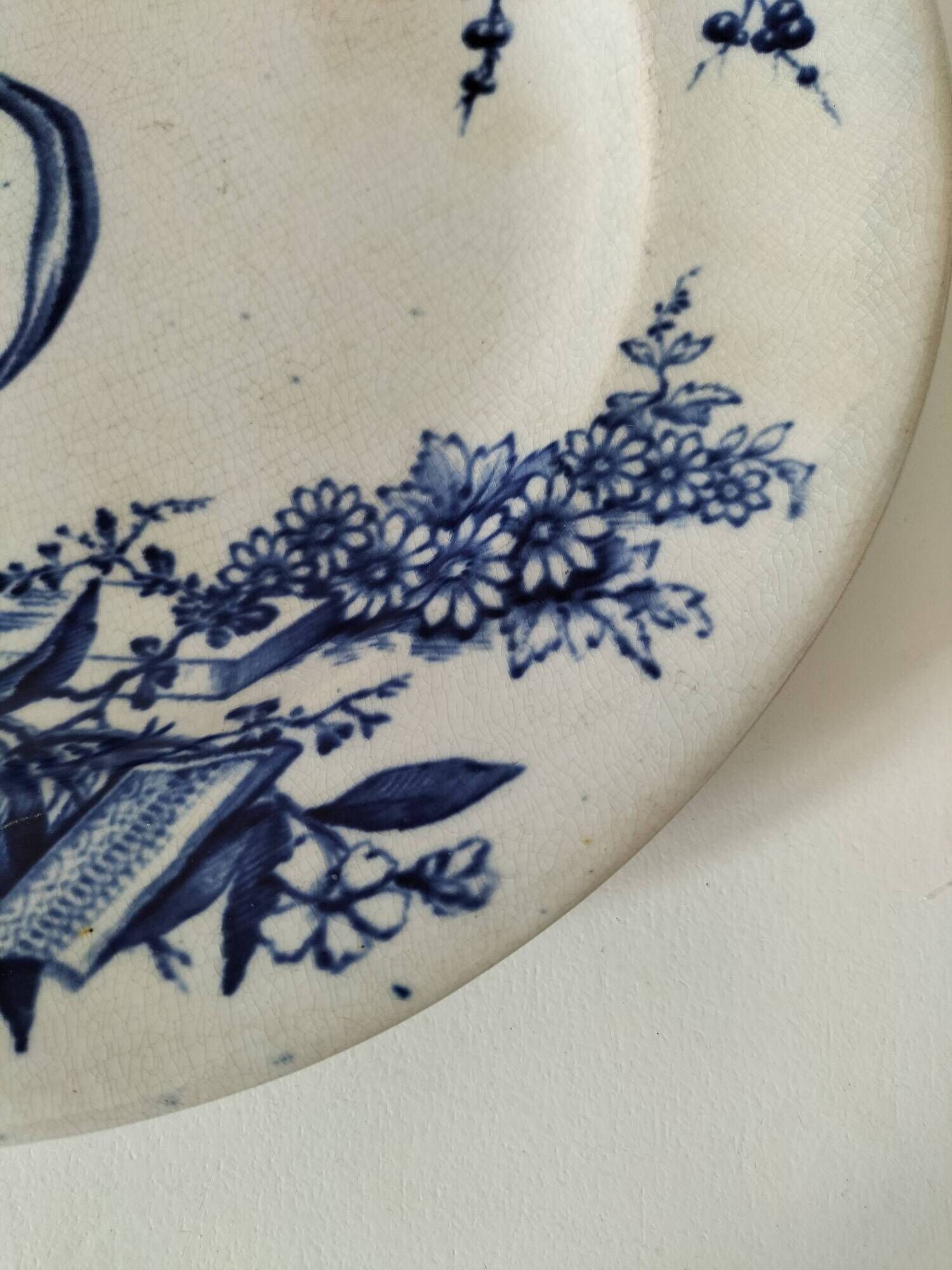 Antique plate with Chinese blue oriental decoration from the late 19th century.