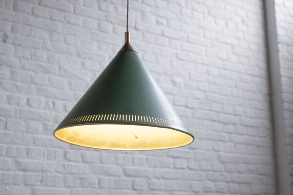 Lampe à suspension courbée karlby kegle, lyfa 1960 danemark