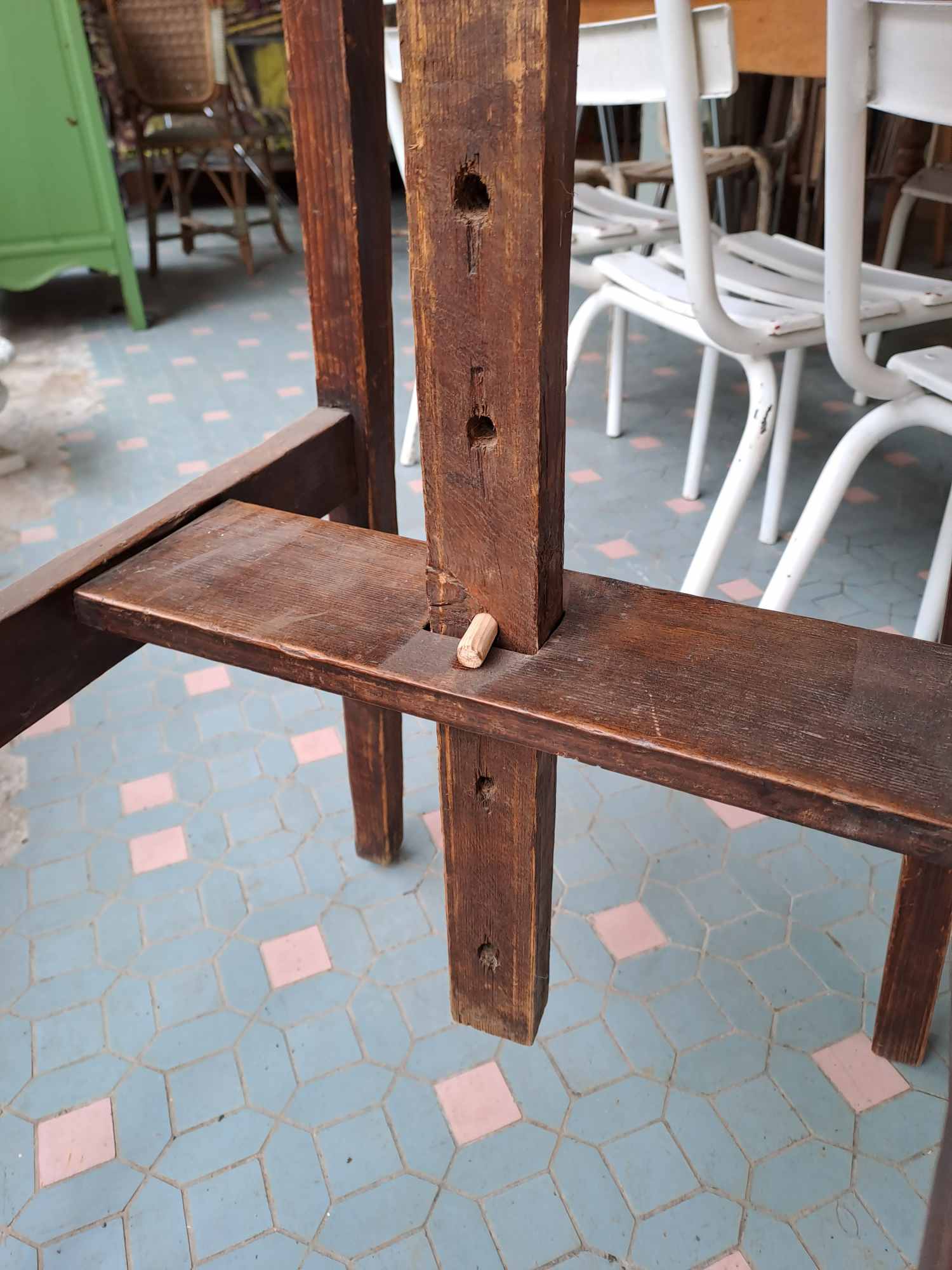 Hot seat artist sculptor painter workshop