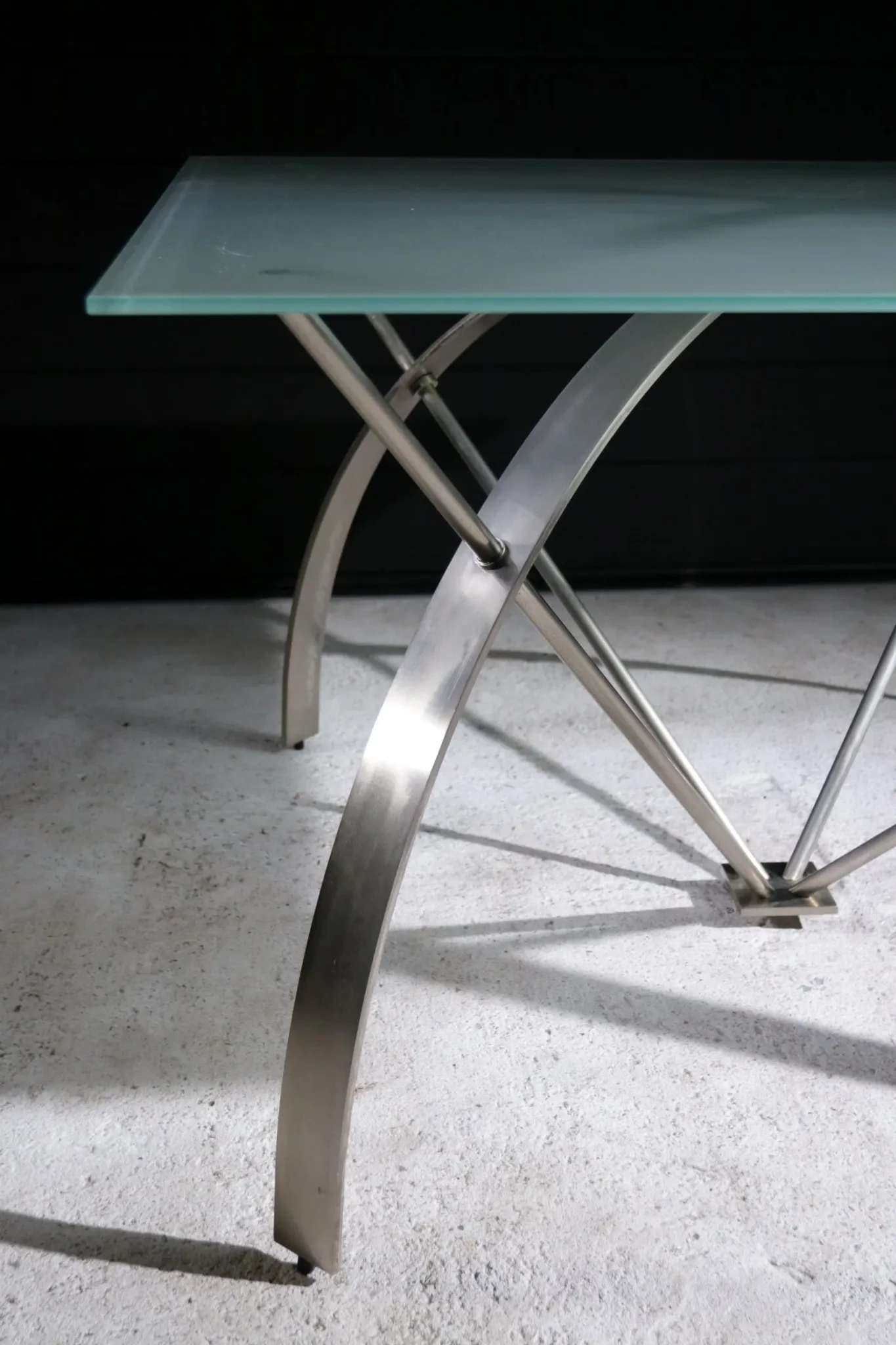 Belgo Chrom dining table, glass top