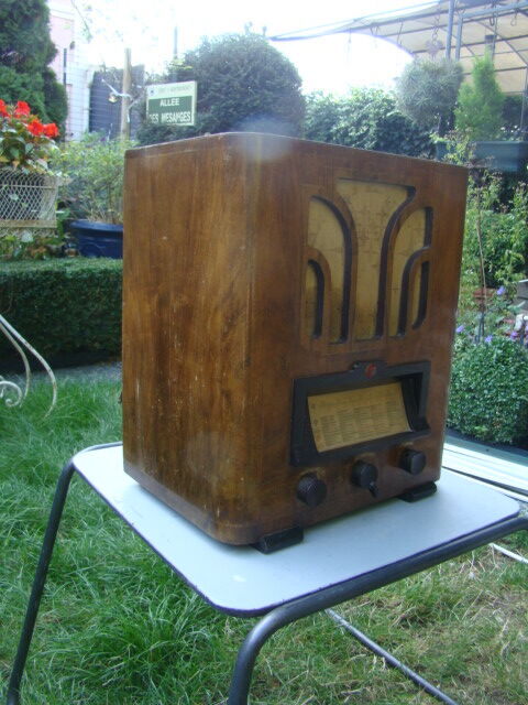 Radio set cabinetry vintage wood