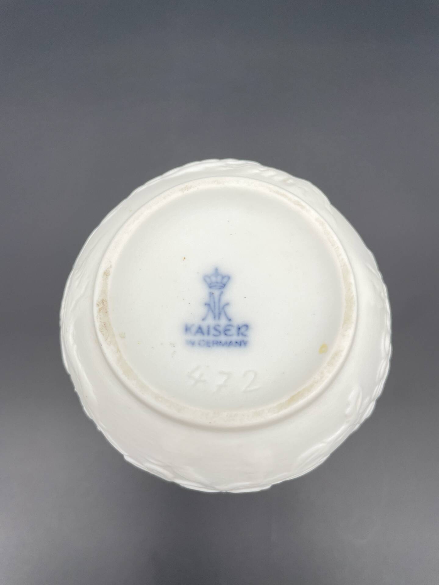 Kaiser 472 ewer vase in white porcelain