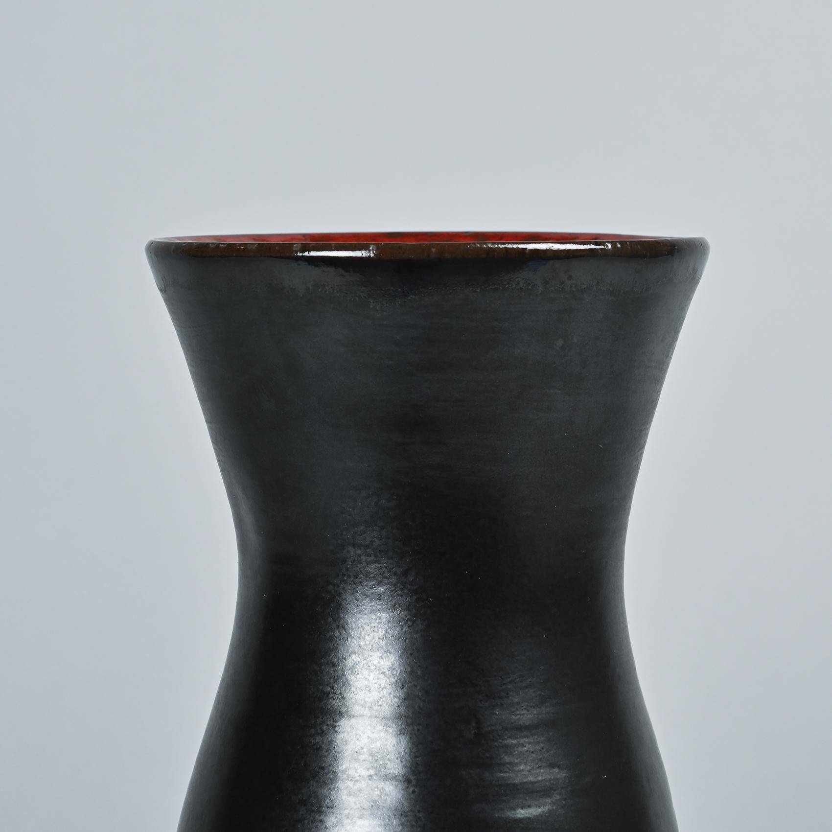 Vase par Robert et Jean Cloutier, vers 1960