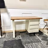 Bureau métal de style Strafor