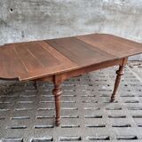 Antique extendable diningtable