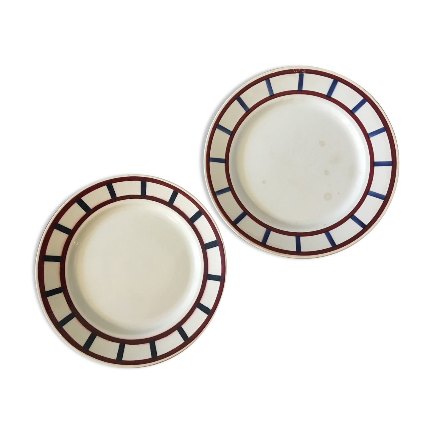 Paire d'assiettes en porcelaine de Badonviller modèle Béarn