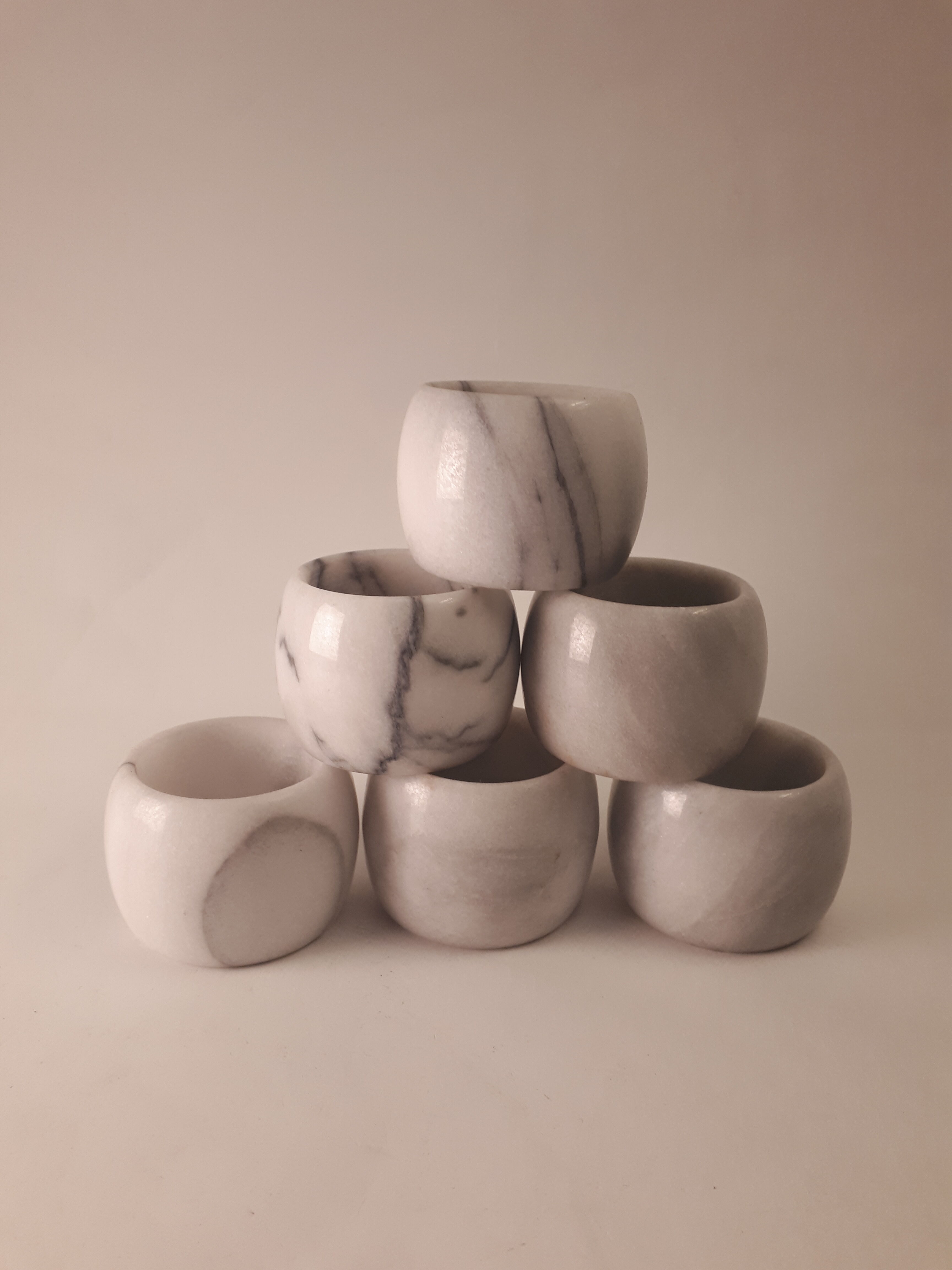 Lot of 6 rounds of grey marble towel