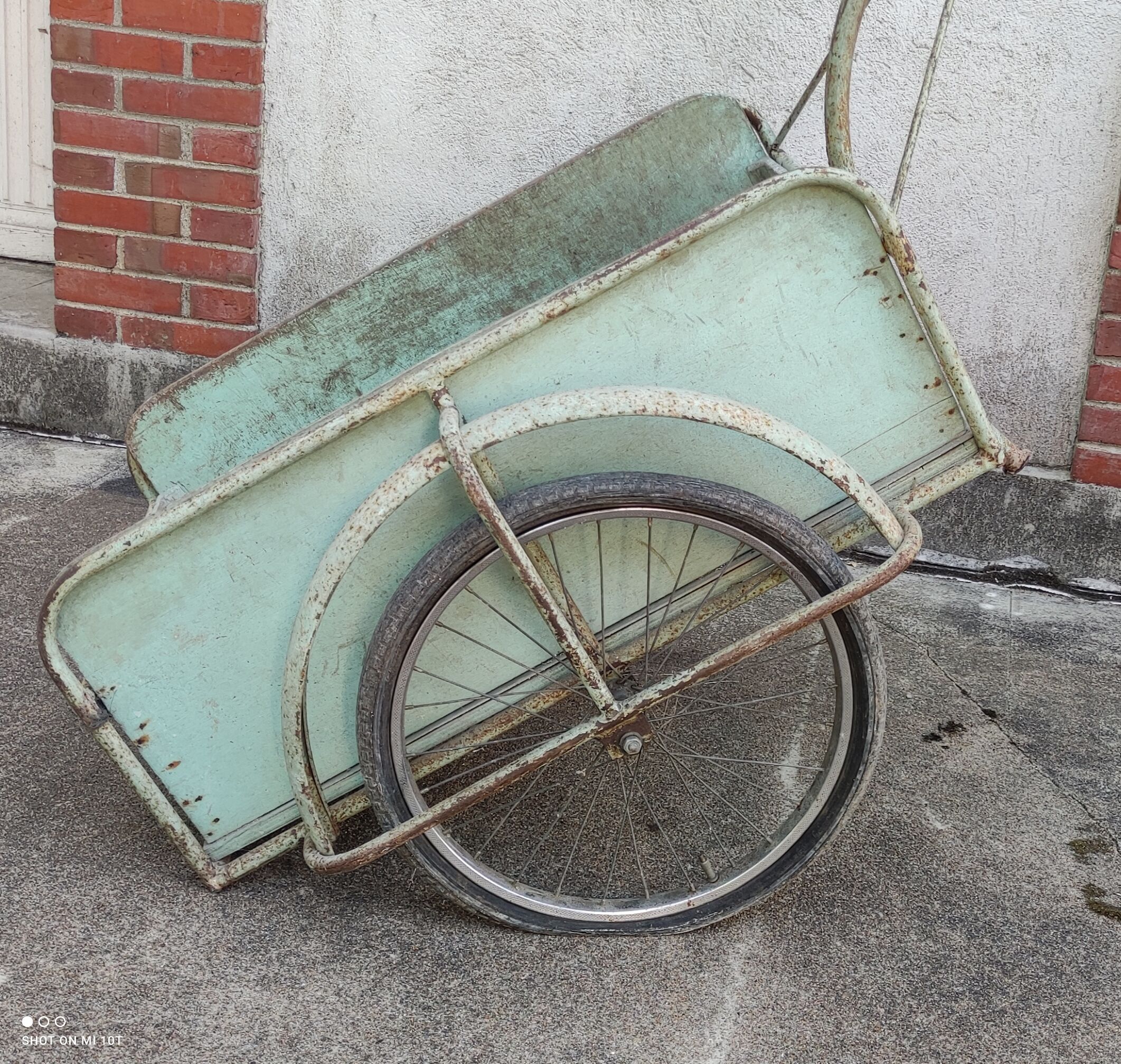 Old bicycle cart