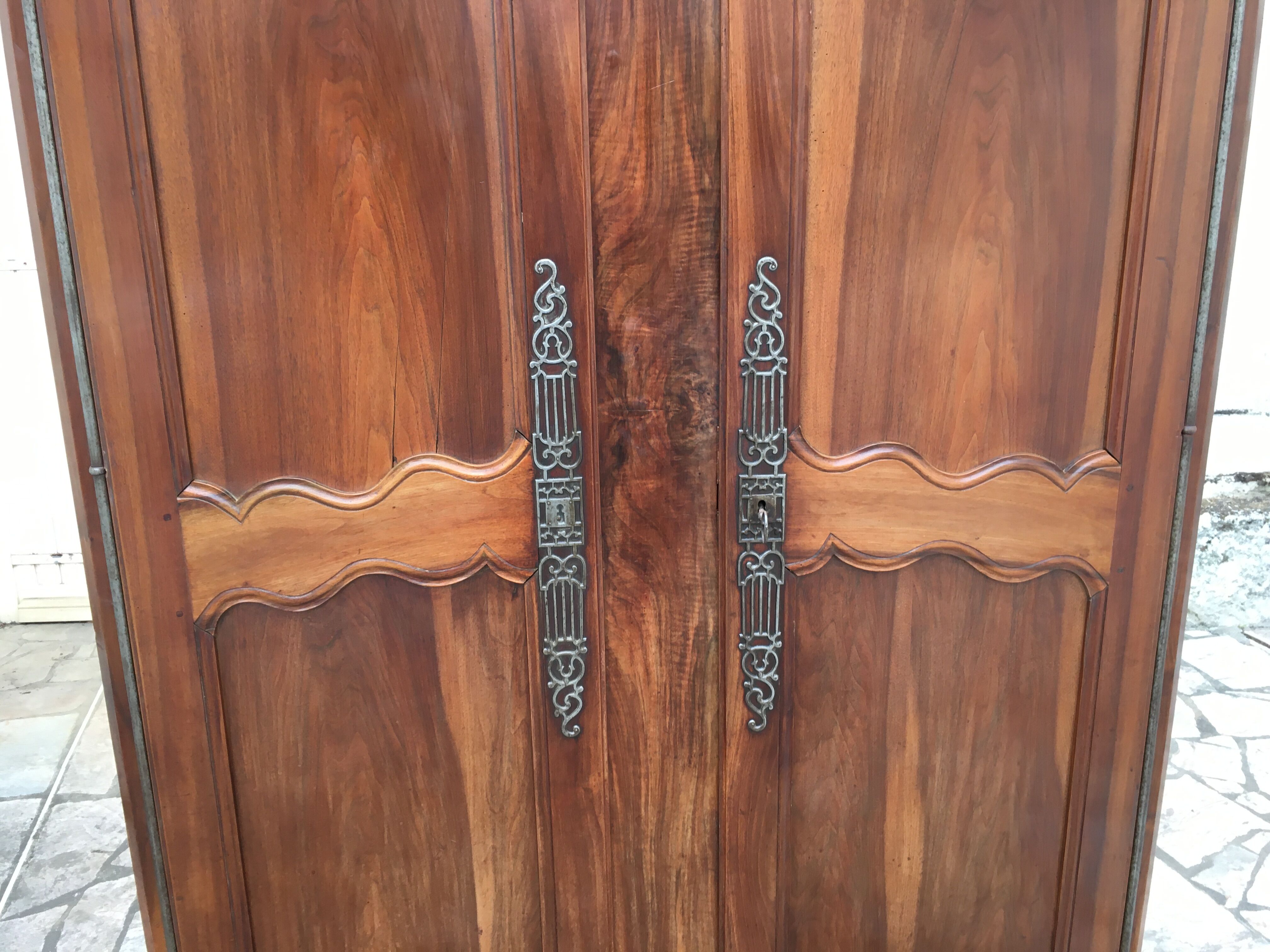 Wardrobe Louis XV Poitou from XIXth in walnut