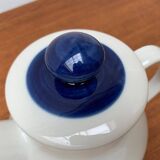 Coffee pot from the Koka Bleu series, Blau, Bla Swedish mid-century by Hertha Bengtson for Rörstrand, 1950s.