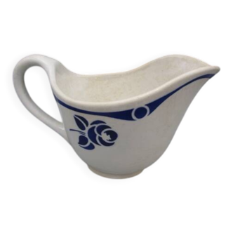 Antique sauce boat in Sarreguemines earthenware, Berthe model.