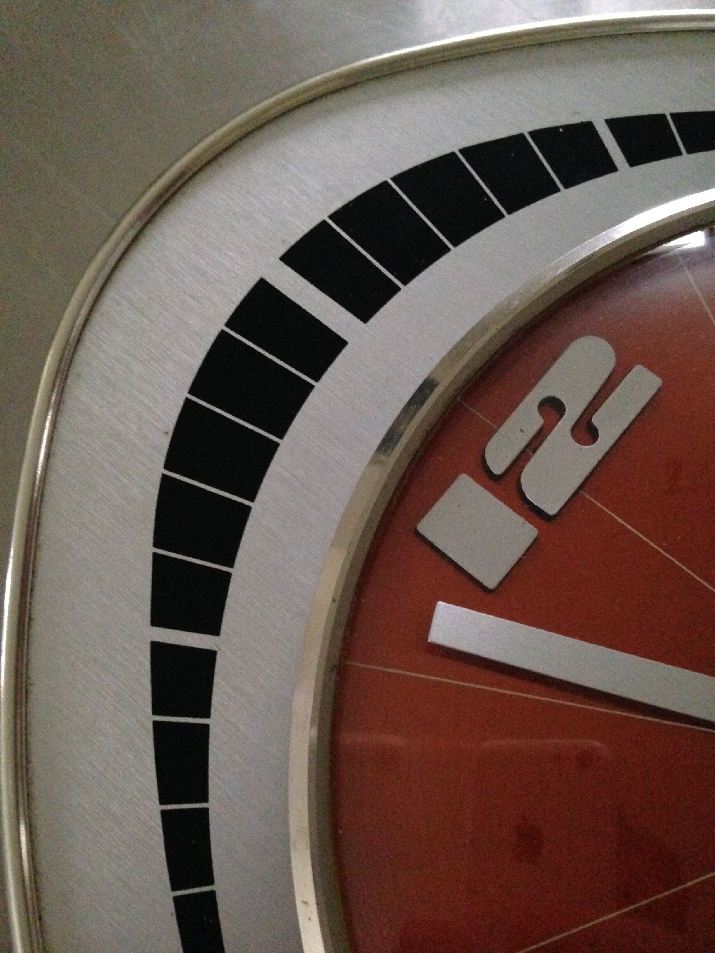 Pendule vintage par Jaz electronic des années 70