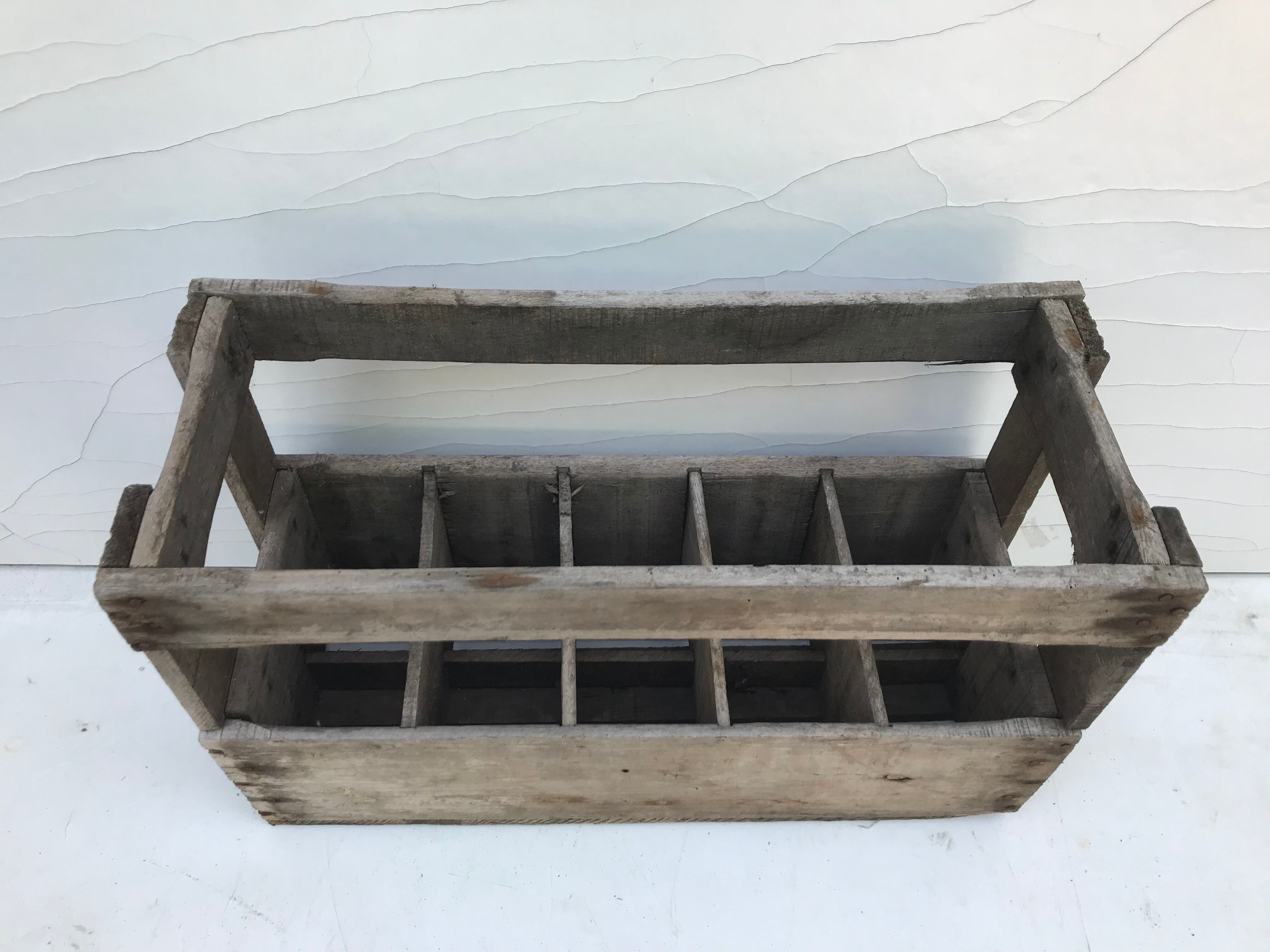 Former wooden wine box 10 bottles marking 10/64 vintage
