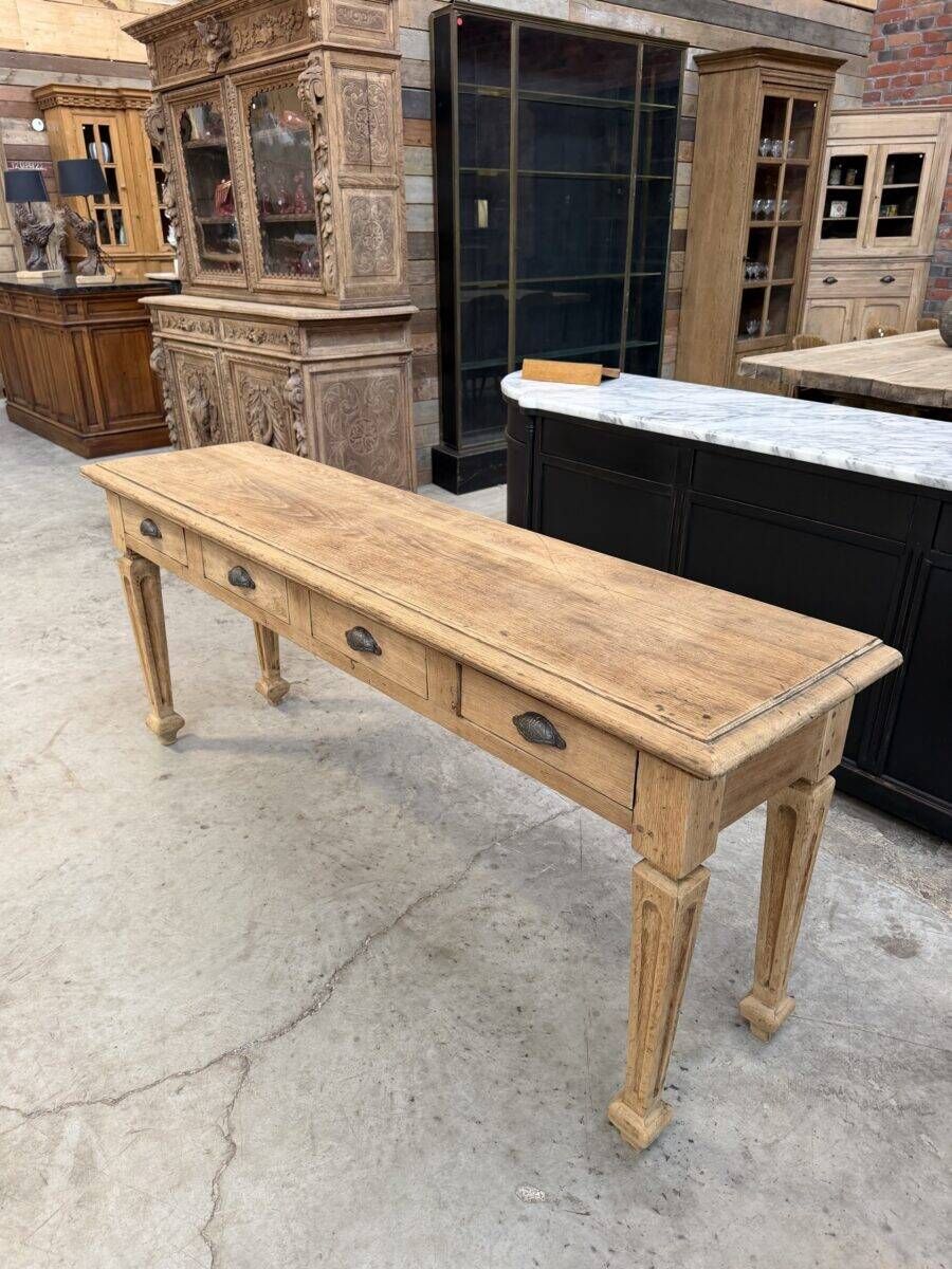 Oak console from the early 20th century.
