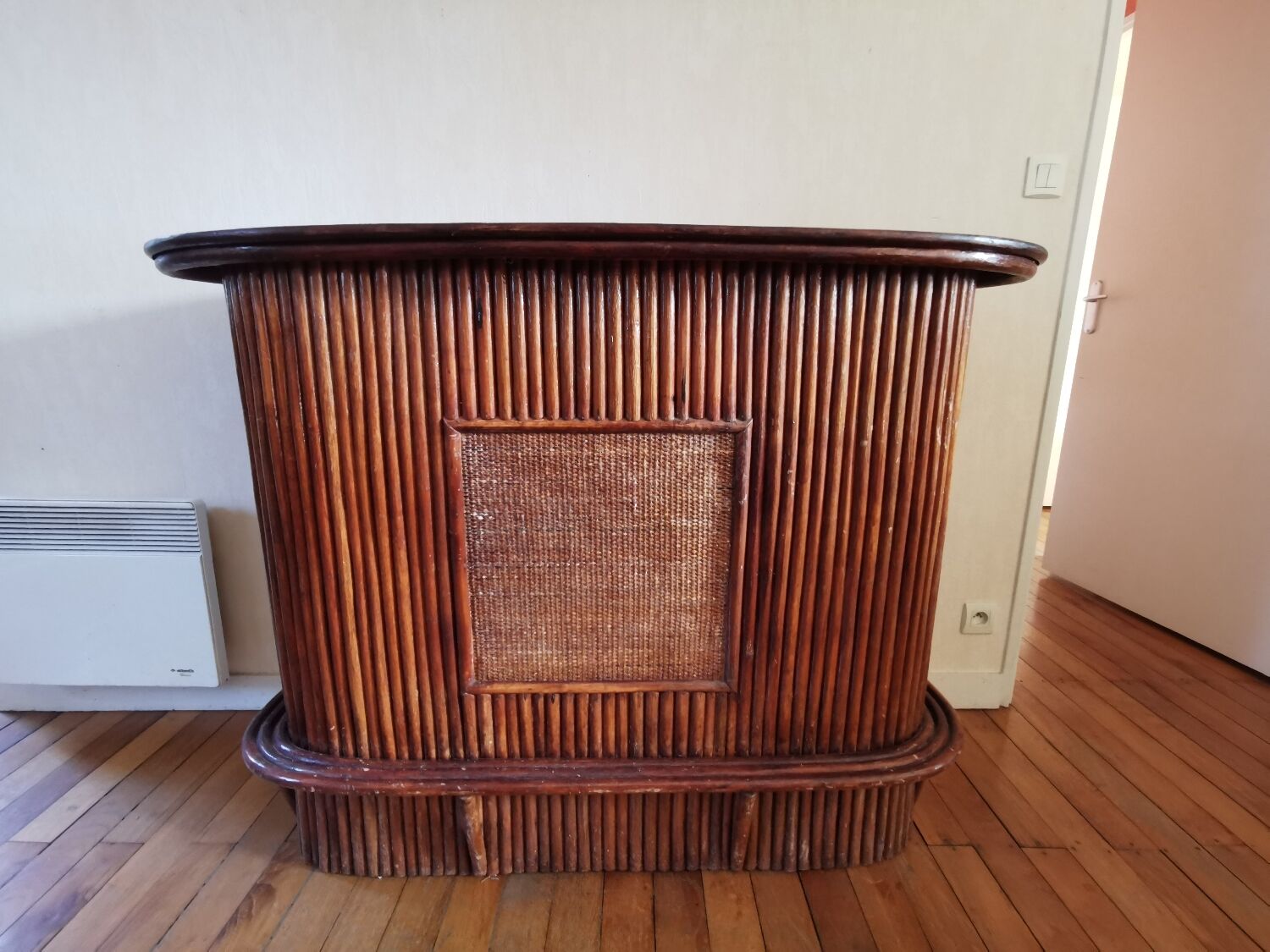 Wicker rattan counter bar 1970