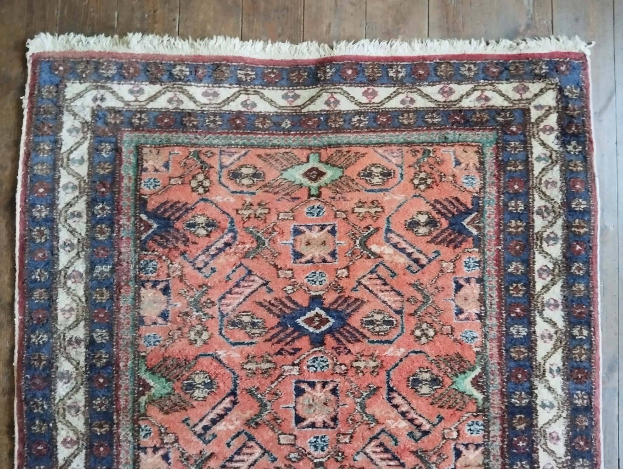 Handmade Persian rug 160x103cm
