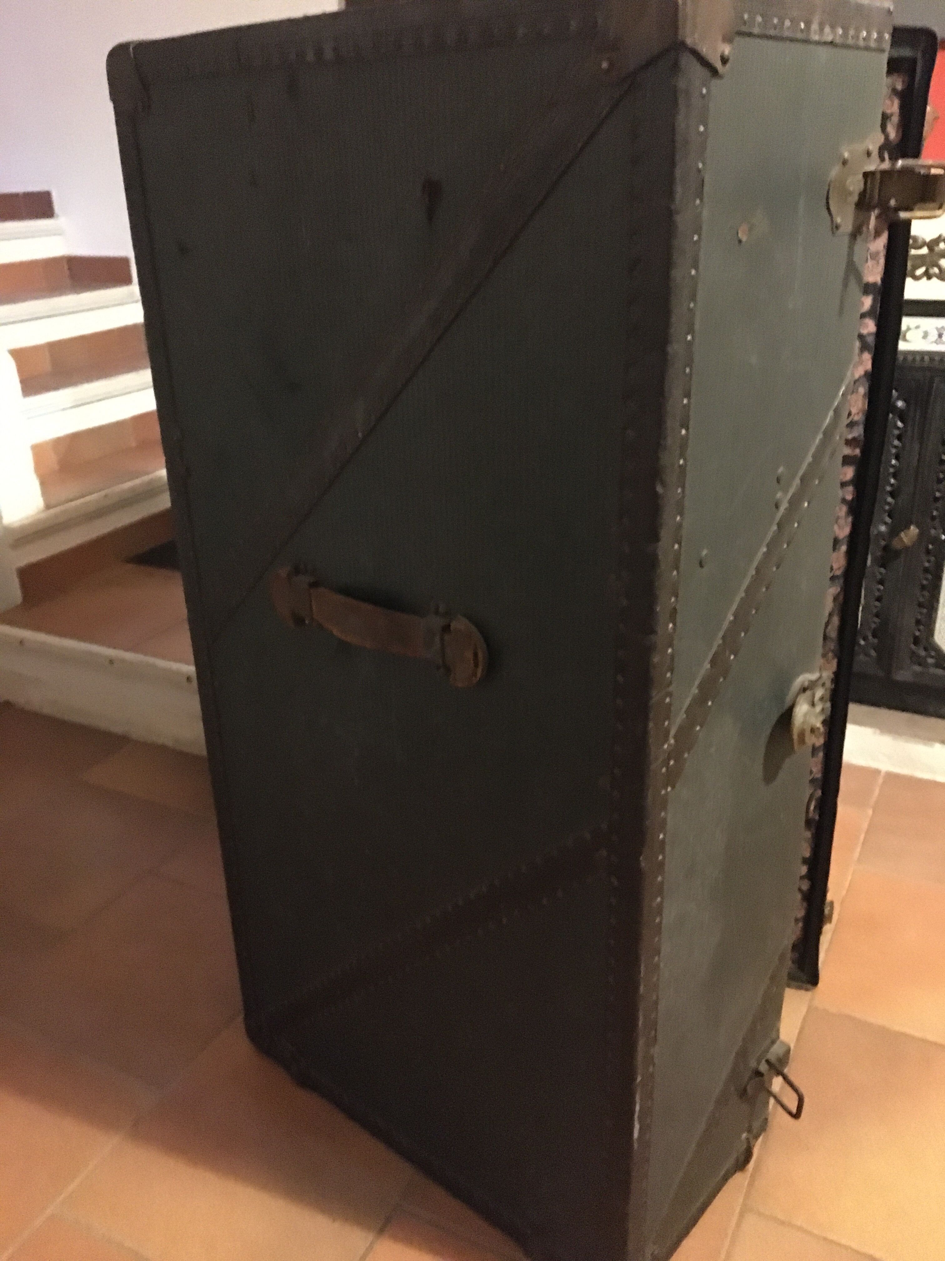 Malle coffre de voyage