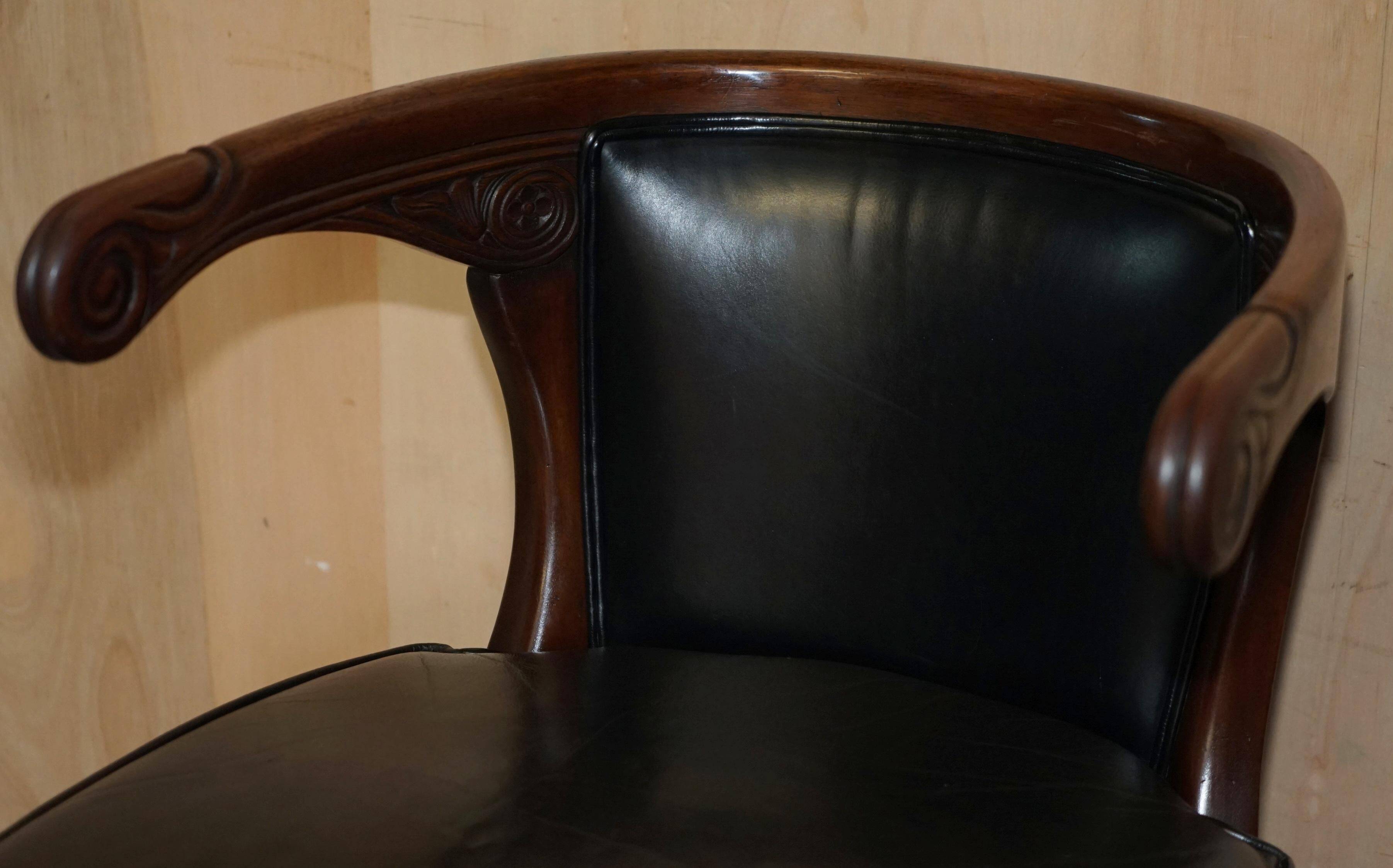 Original Regency office chair in leather and hardwood, style 1815.