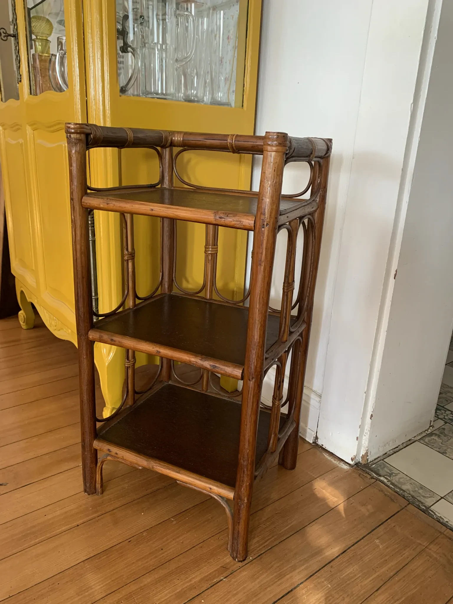 Charming Vintage Shelf in Rattan and Bamboo (3 tiers)