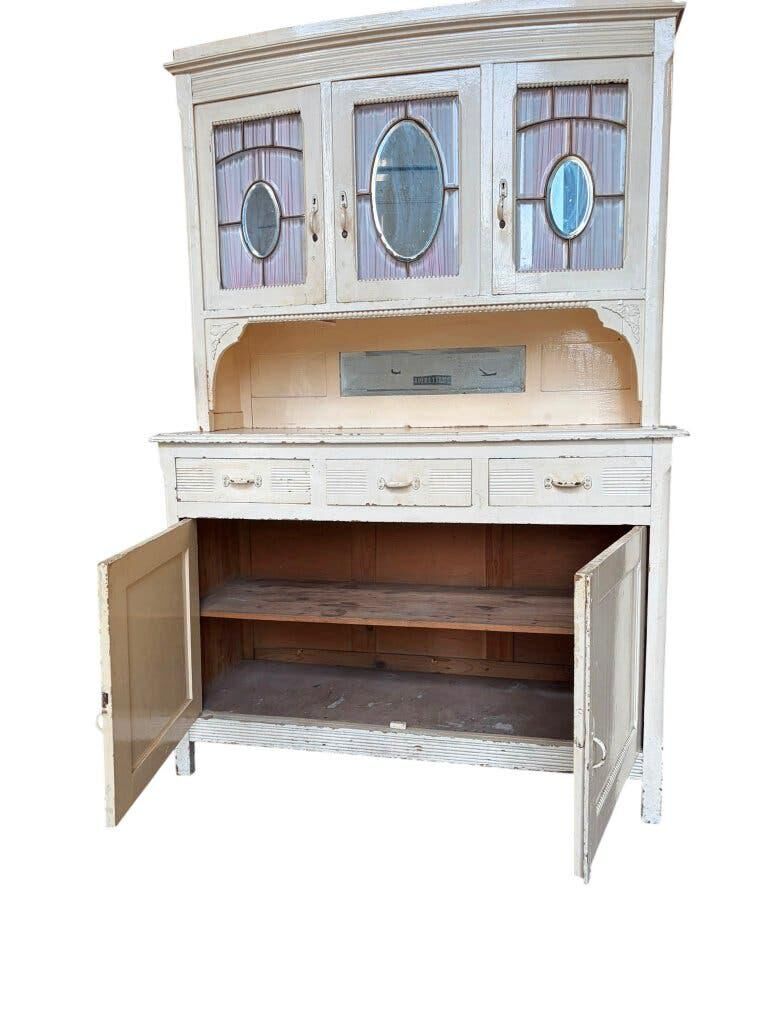 Buffet vintage blanc cassé / meuble de brocante