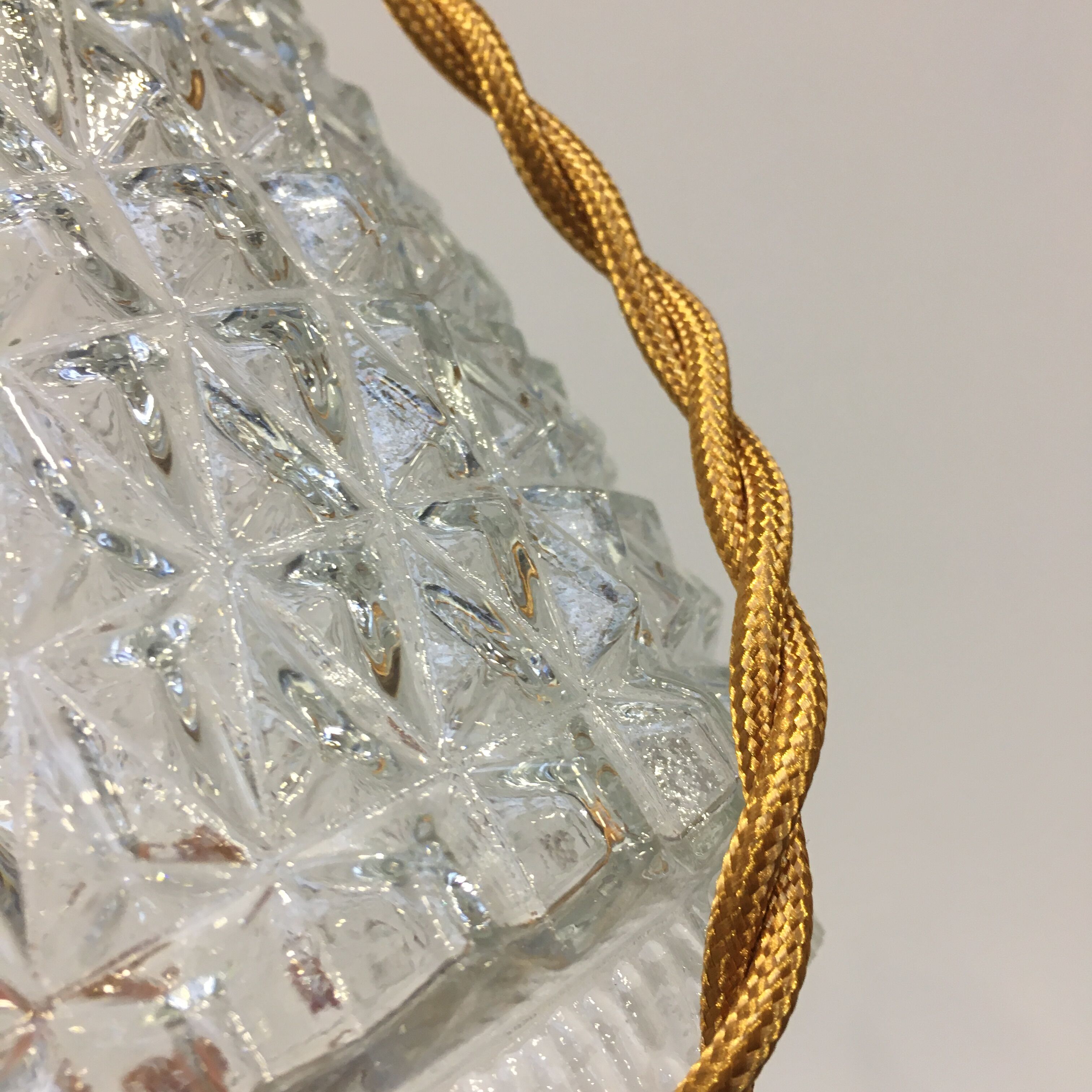 Transparent glass hanging lamp diamond tip pattern