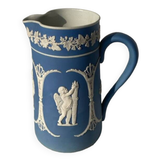 Cruche Wedgwood ancienne