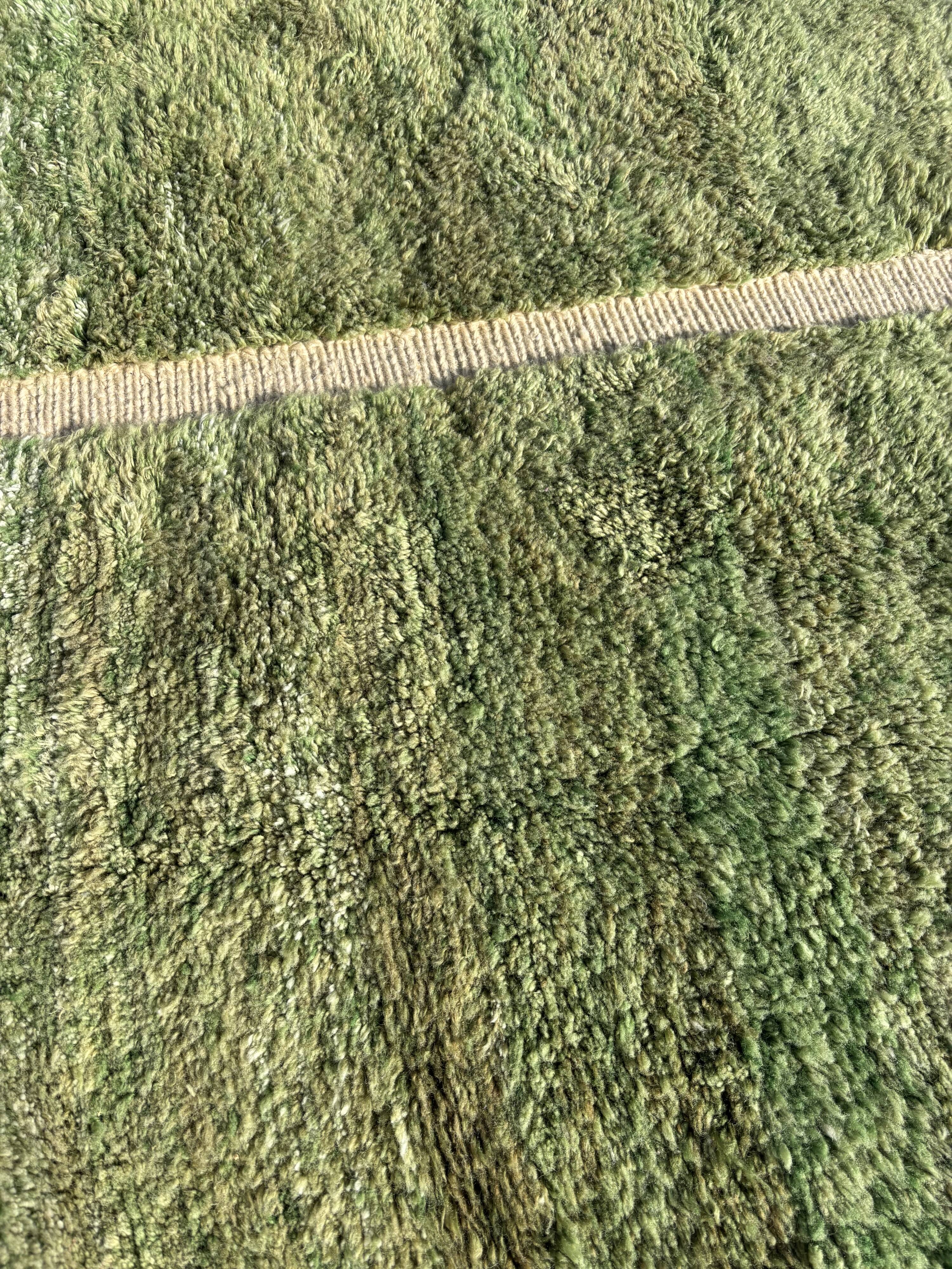 Berber rug M'rirt 210x300 cm - Olive green