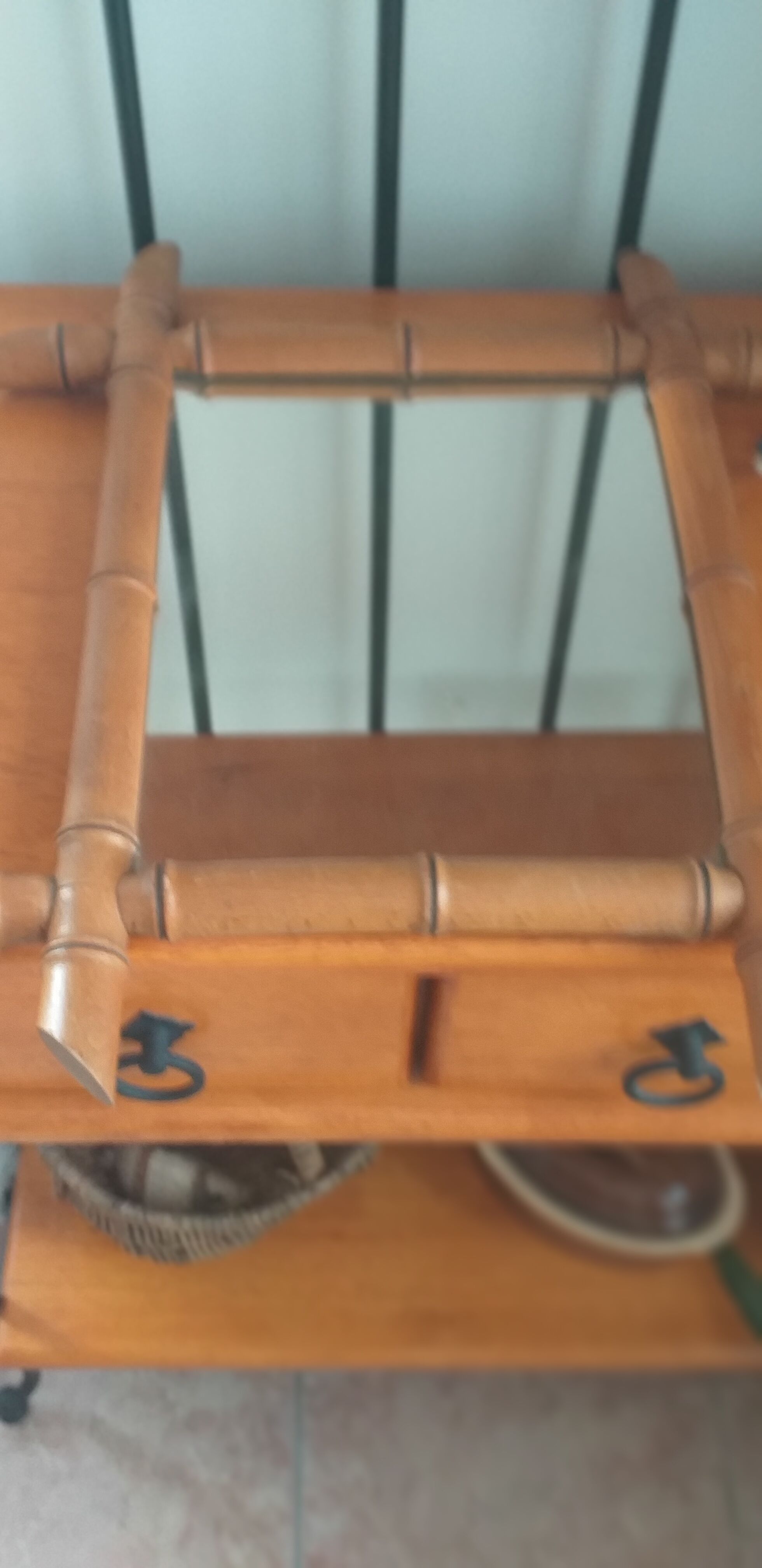 Bamboo entourage mirror