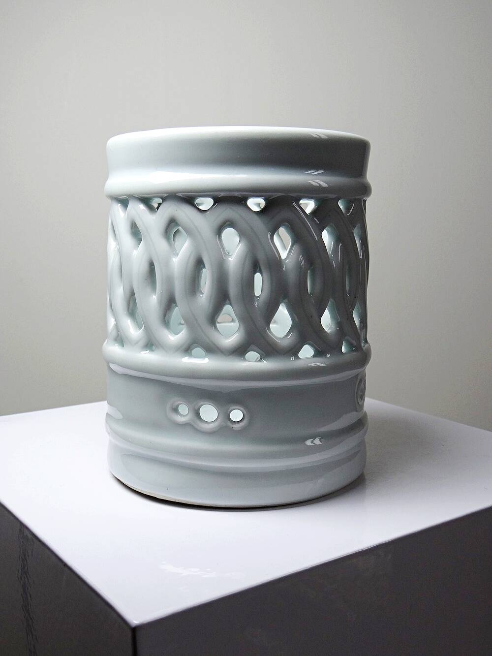 Celadon reticulated porcelain brush holder, Korea, Joseon style, 20th century.