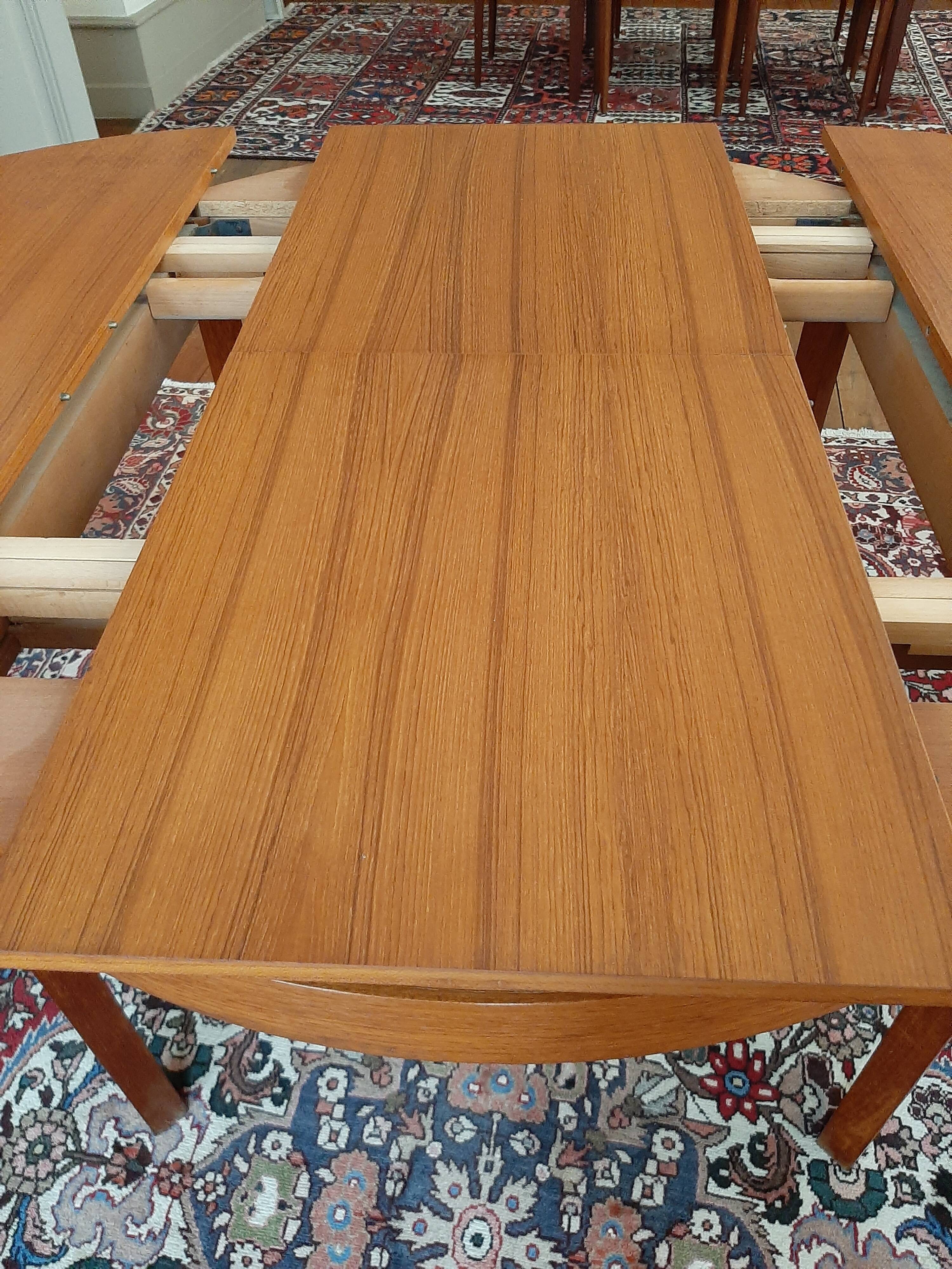 Table ronde extensible scandinave teck vintage