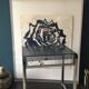 Paire de tables de chevet plexi et chrome