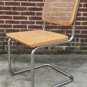 Chaise de design Cesca modèle B32 en chrome