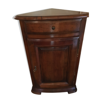 Corner cabinet