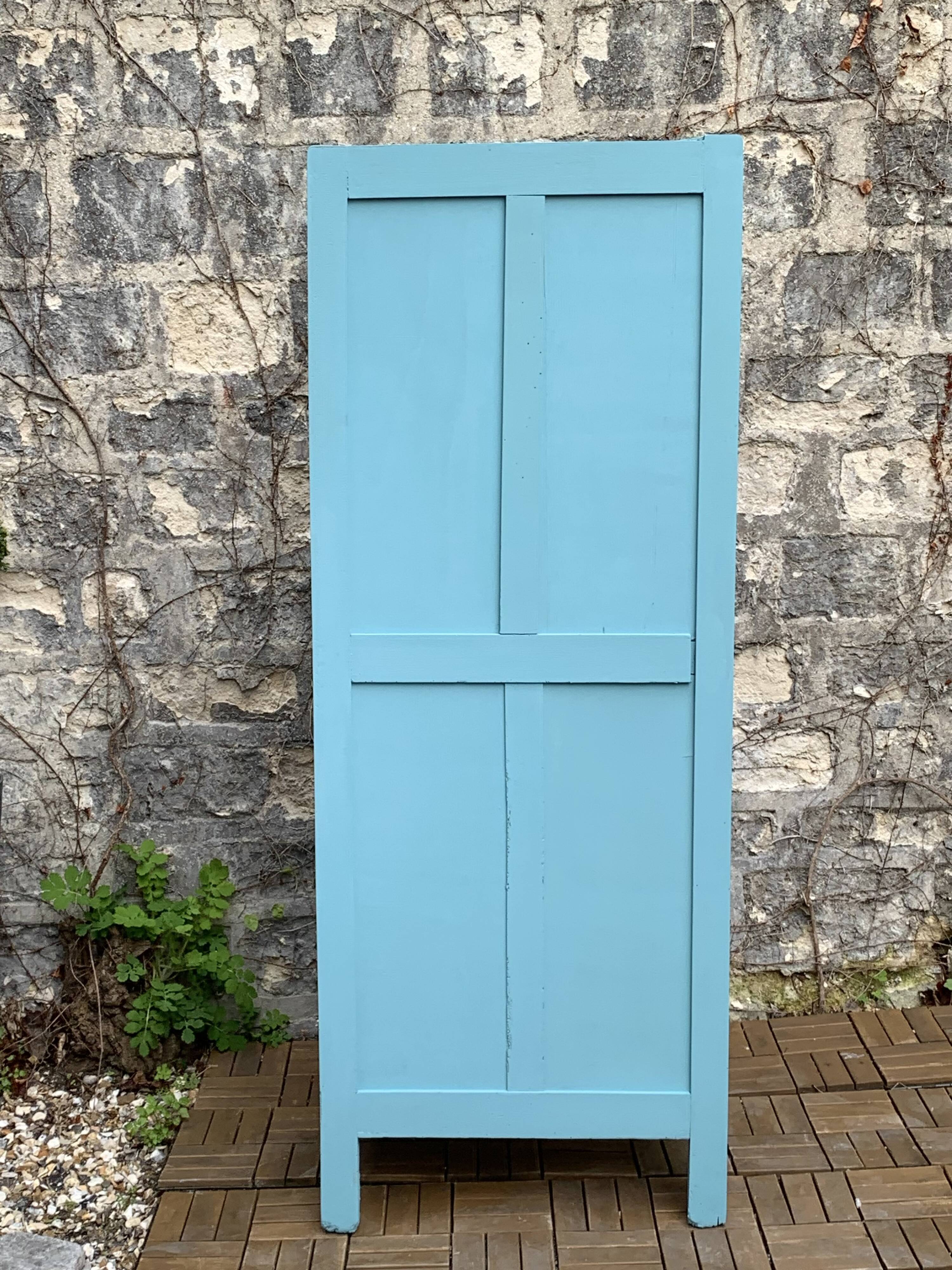 Armoire bonnetière parisienne turquoise 1940