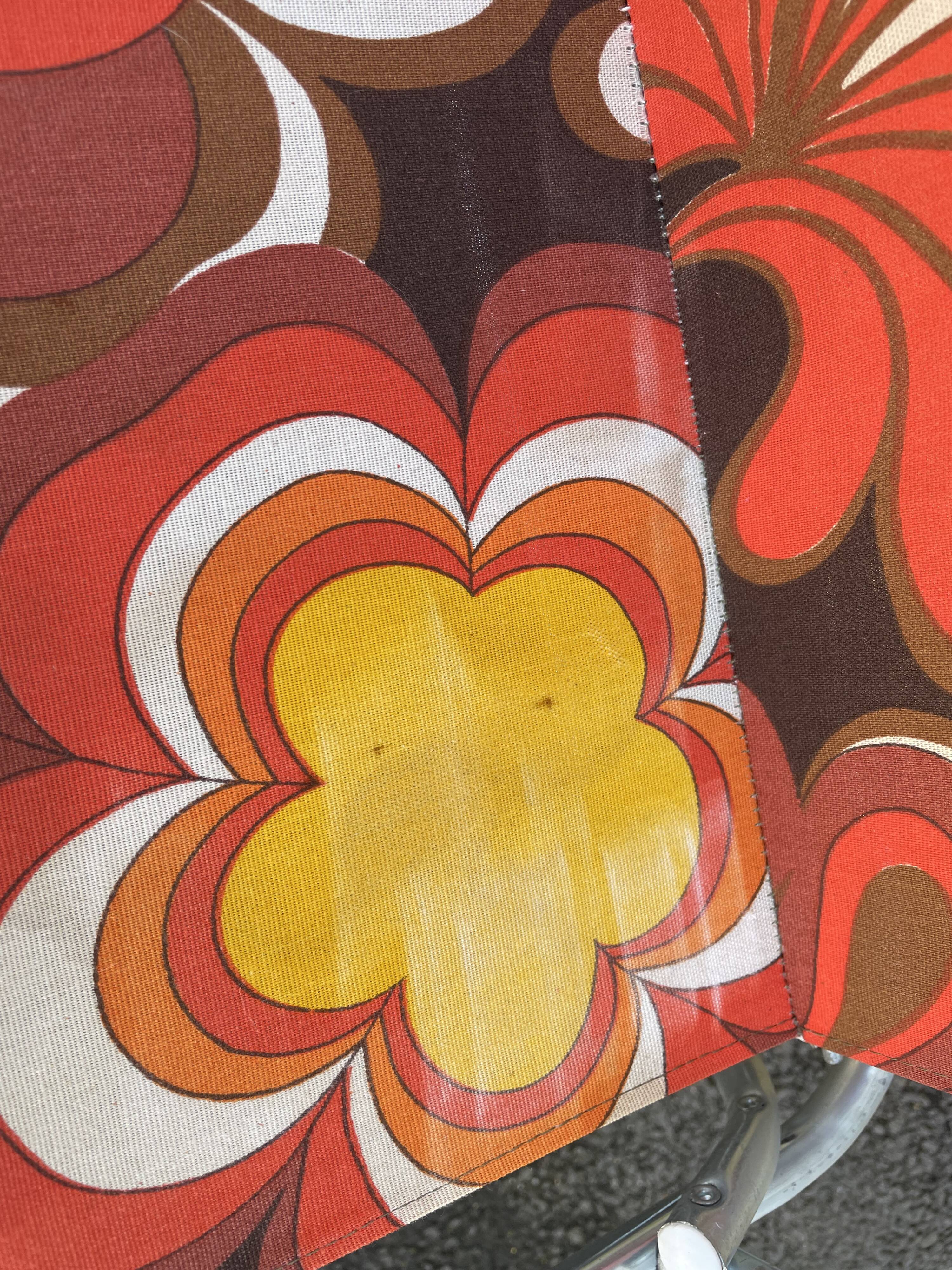 Foldable camping chair