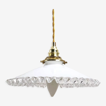 Opaline suspension