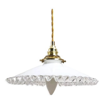 Opaline suspension