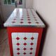 Meuble de métier , buffet parisien en tôle émaillé rouge et blanc